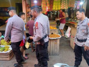 Patroli Dit Binmas Polda Malut di Pasar Barito: Tingkatkan Keamanan Kolaborasi bersama Masyarakat