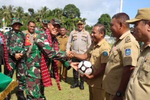 Inspektur Upacara Pembukaan TMMD Ke-120, Berikan Fasilitas Olahraga