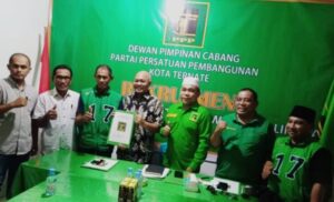 Kembalikan formulir pendaftaran Bakal Calon Walikota Ternate ke DPC PPP,Haji Nas siap Mengabdi untuk masyarakat