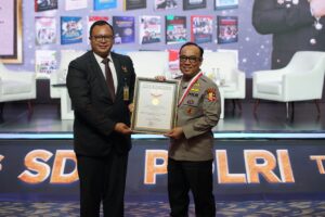 Bedah Buku As SDM Pol, Meritokrasi Jabatan Fungsional di Lingkungan Polri guna Mewujudkan SDM Unggul Mendapat Apresiasi Tinggi Para Pembicara 