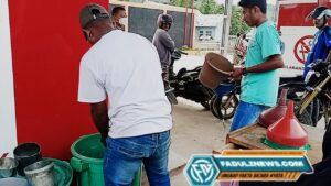 MASYARAKAT KELUHKAN PERTASHOP TIDAK GUNAKAN MESIN NOSEL,DAN UKUR PAKE EMBER