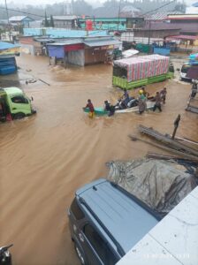 Banjir Kembali Lagi Melumpuhkan Aktifitas Warga Lukolamo dan Sekitarnya